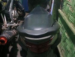 Jangan Pegang Behel Motor Matic Saat Bonceng, Ini Alasannya!