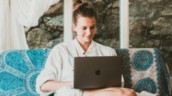 Cuma Rp300 Ribu, Bisa Jualan Apa? Ini 10 Ide Bisnis yang Bikin Dompet Tebal!