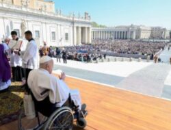 Paus Fransiskus: Tuhan Masuk Lewat Luka Kita, Bukan Setelah Kita Sembuh