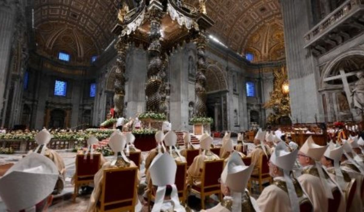Vigili Paskah di Basilika Santo Petrus. (Tenaers/Vatican News)