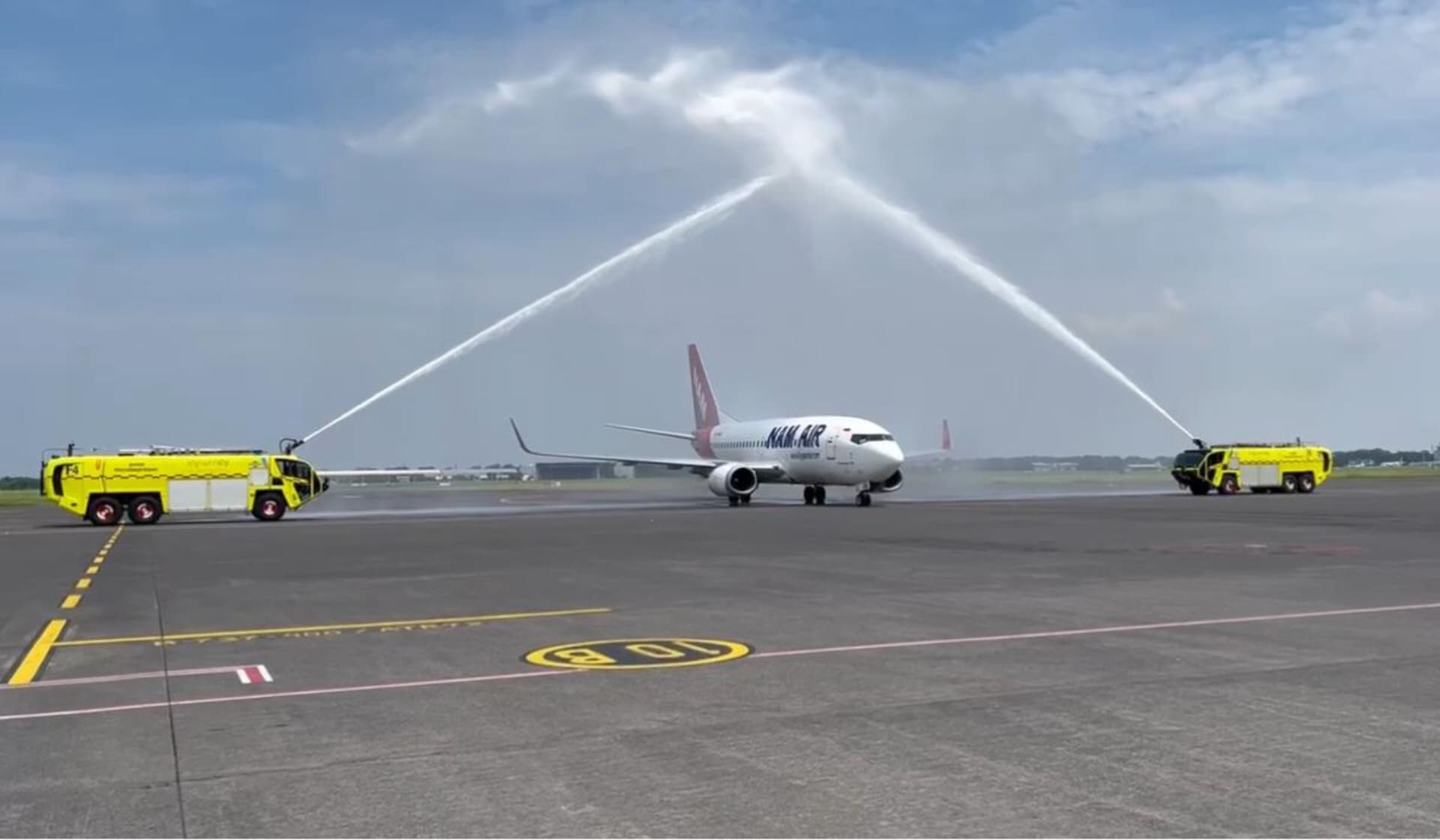 Maskapai penerbangan NAM Air resmi membuka rute penerbangan langsung dari Bandara Lede Kalumbang, Tambolaka menuju Bandara Internasional Juanda, Surabaya