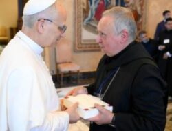 Paus Leo XIV Tegaskan Gereja Harus Berubah: Tinggalkan Ego, Rangkul yang Tersisih