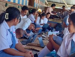 Komputer Diangkut Manual Lewat Jalan Berbatu Demi ANBK, Beginilah Perjuangan Sekolah di Sumba