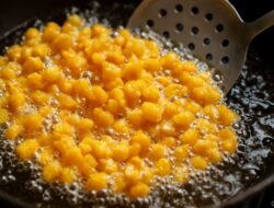 Cuma Butuh 1 Bahan Rahasia, Jagung Goreng Jadi Super Kriuk Seharian!
