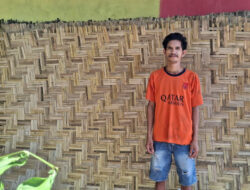 Siapa Sangka? Peter Dangga, Lulusan Pendidikan Ini Kini Hidupi Keluarga dari Anyaman Bambu!