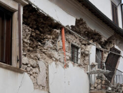 Guncangan Kuat! Gempa Magnitudo 5,0 Goyang Sumba Timur, Warga Panik Keluar Rumah!
