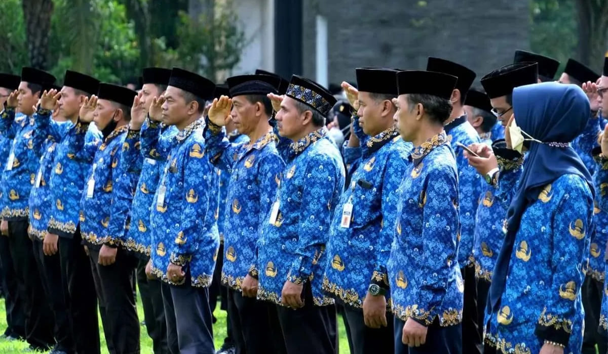 Para ASN Kota Magelang melakukan apel pagi. (ANTARA/HO - Bagian Prokompim Kota Magelang)