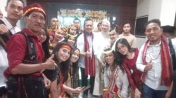 Pose bersama usai Natal bersama