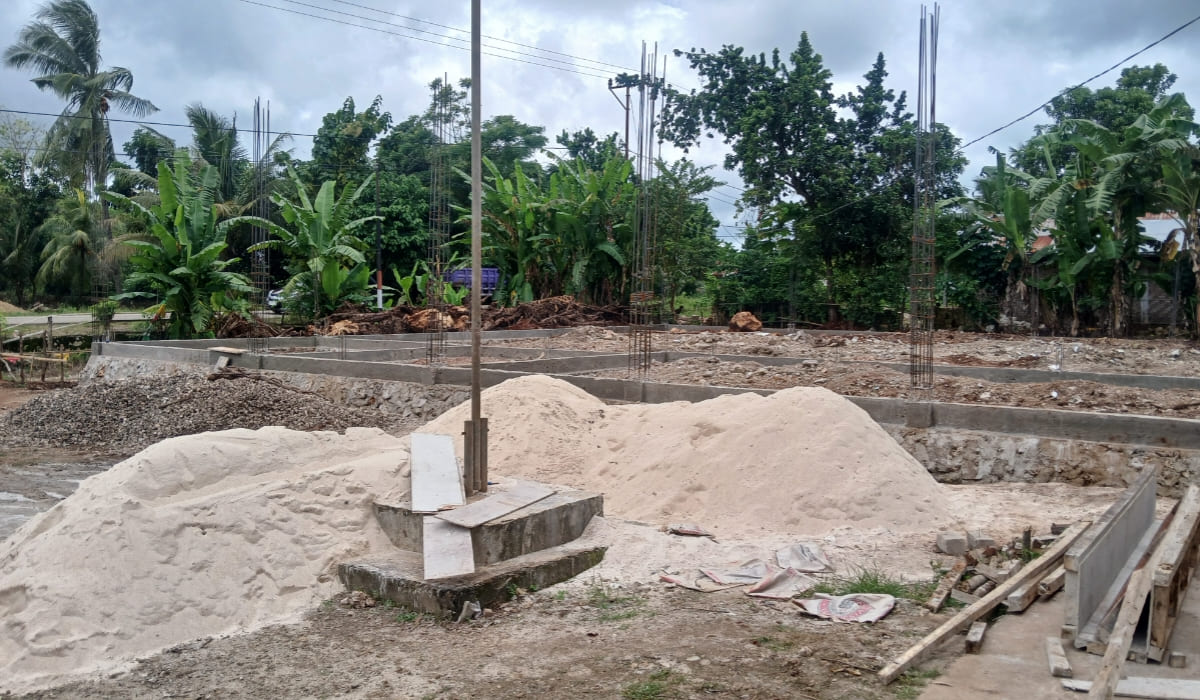Larangan Seolah Tak Berlaku! Pasir Laut Dipakai untuk Bangunan Koperasi Program Nasional di SBD
