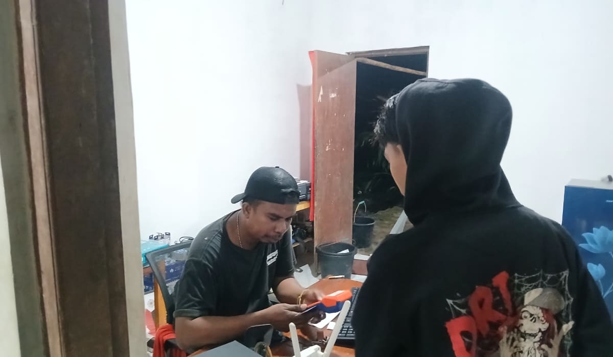 Hadir di Tengah Desa, BRILink Bantu Warga Kori Lakukan Setor, Tarik Tunai hingga Transfer dengan Mudah