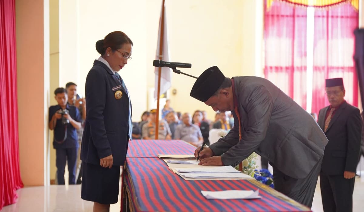 Bupati Sumba Barat Daya (SBD), Ratu Ngadu Bonu Wulla, melakukan rotasi, mutasi, dan promosi pejabat administrator (eselon III) dan pengawas (eselon IV), Sabtu, 2 Mei 2026