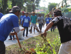 Demokrat SBD Rayakan HUT ke-25 dengan Aksi Nyata, Dukung Pembangunan, Soroti Drainase, dan Tanam 11 Pohon Kelapa